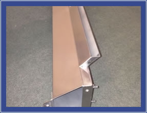 Contact Image Middle